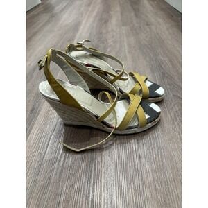 Burberry Wedge Sandals‎ Yellow Patent Leather Womens Shoe Size EU 39 $520